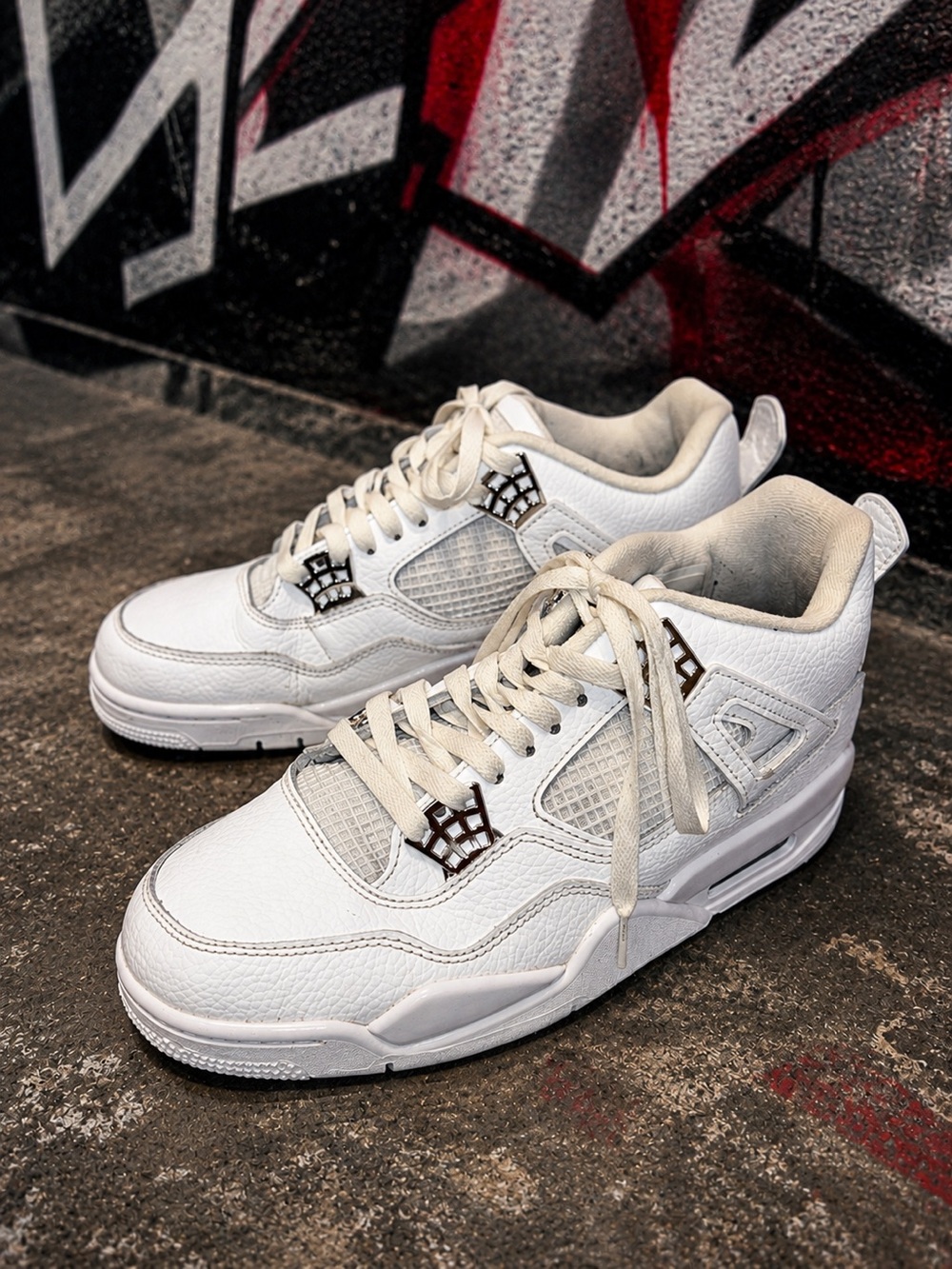 Air Jordan 4 Low White Metallic Silver Men’s Size 8.5